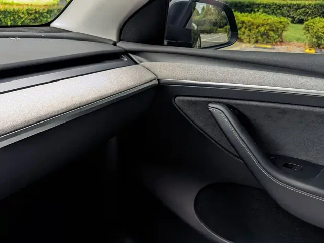 Tesla Model Y — Фото автомобиля 7