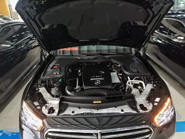 Mercedes-Benz E-Class — Фото автомобиля 19