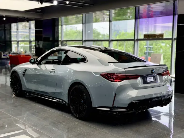 BMW M4 — Фото автомобиля 8
