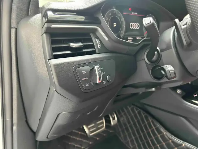 Audi A4L — Фото автомобиля 14
