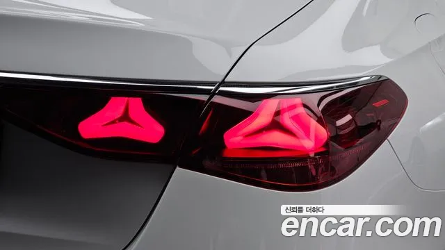 Mercedes-Benz E-Class W214 — Фото автомобиля 8