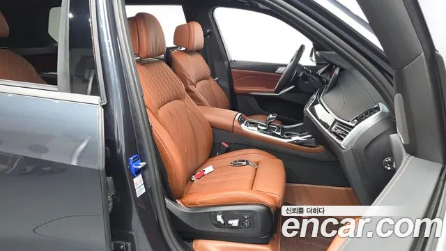 BMW X7 — Фото автомобиля 26