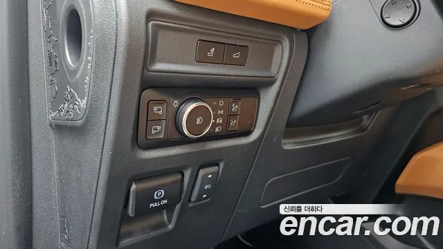 Ford Expedition — Фото автомобиля 18