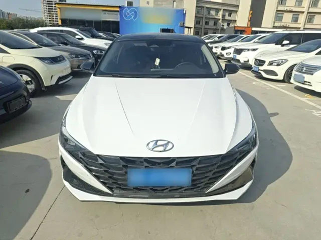 Hyundai Elantra — Фото автомобиля 2