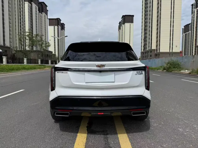 Cadillac XT5 — Фото автомобиля 12