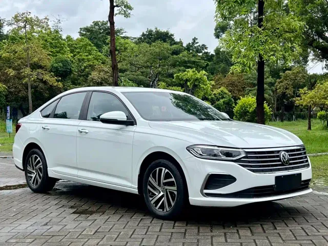 Volkswagen Lavida — Фото автомобиля 3