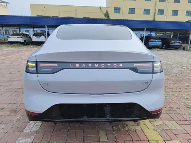 Leapmotor C01 — Фото автомобиля 5