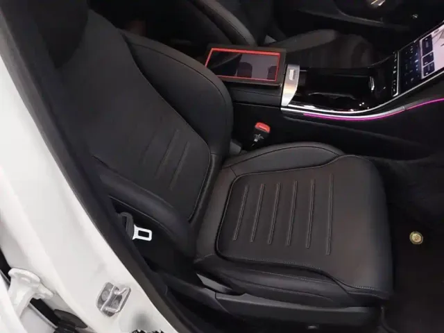 Mercedes-Benz C-Class — Фото автомобиля 24