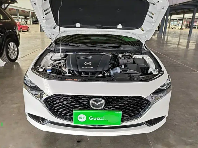 Mazda Axela — Фото автомобиля 19