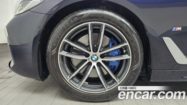 BMW 5-Series — Фото автомобиля 5