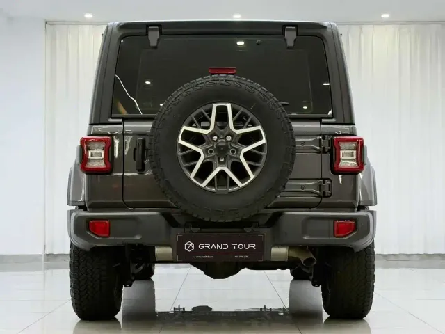 Jeep Wrangler — Фото автомобиля 9