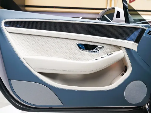 Bentley Continental — Фото автомобиля 8