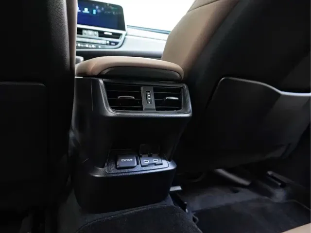 Lexus ES — Фото автомобиля 19