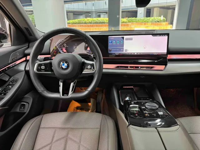 BMW 5 Series — Фото автомобиля 20