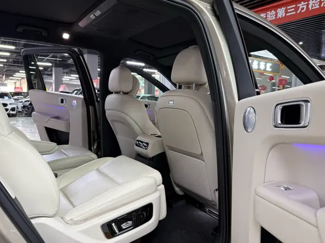 Li Auto L9 — Фото автомобиля 15
