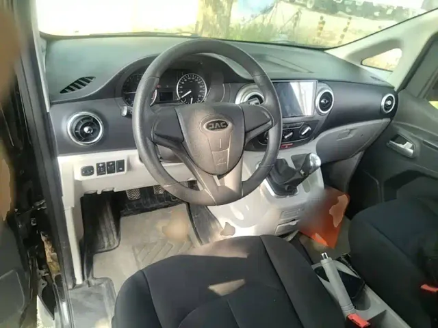 JAC Refine M3 — Фото автомобиля 9
