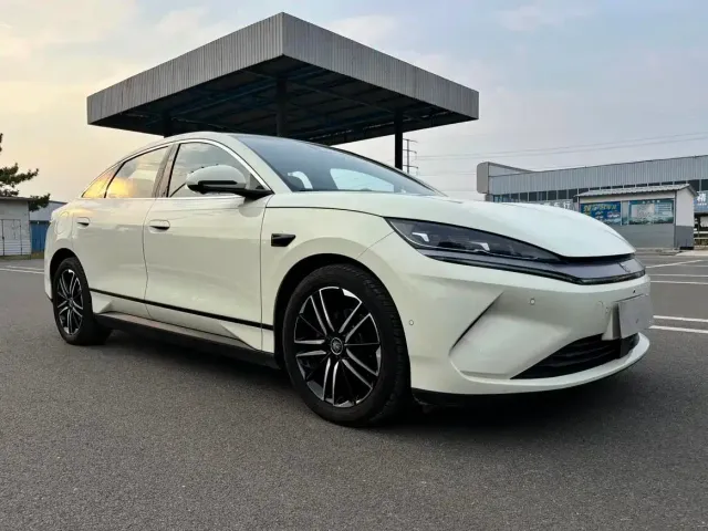 BYD Qin L — Фото автомобиля 3
