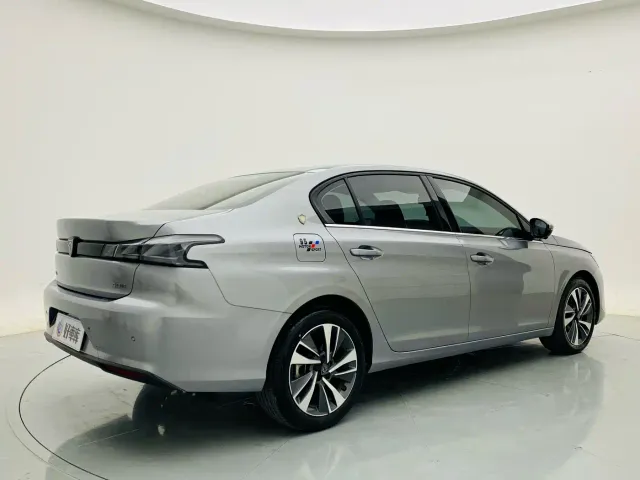 Peugeot 408 — Фото автомобиля 5