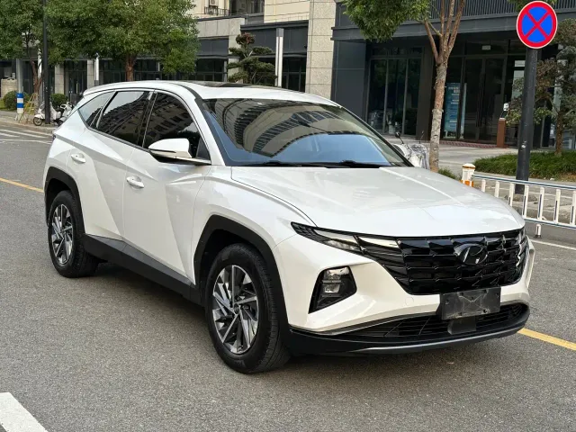 Hyundai Tucson — Фото автомобиля 3