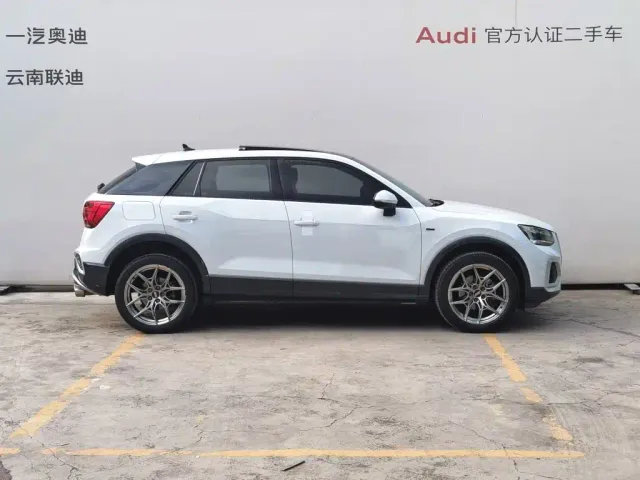 Audi Q2L — Фото автомобиля 3