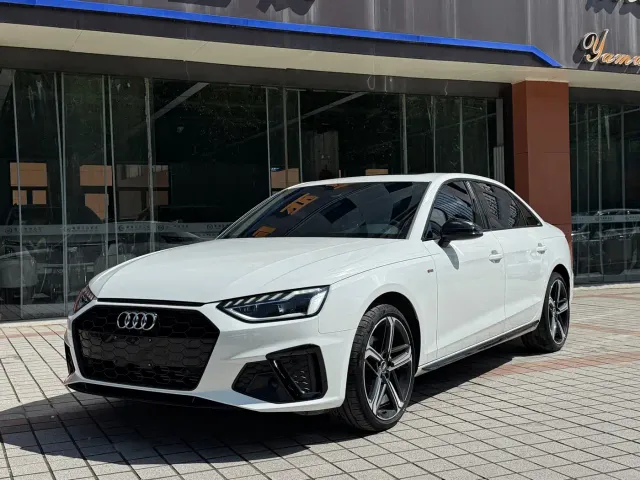 Фотография автомобиля — Audi A4L