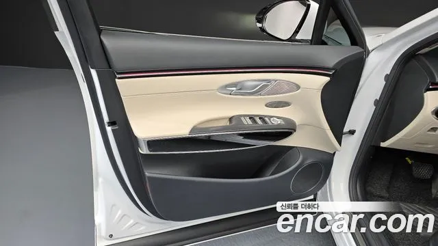 Genesis GV70 2.5T Бензин 2WD — Фото автомобиля 24