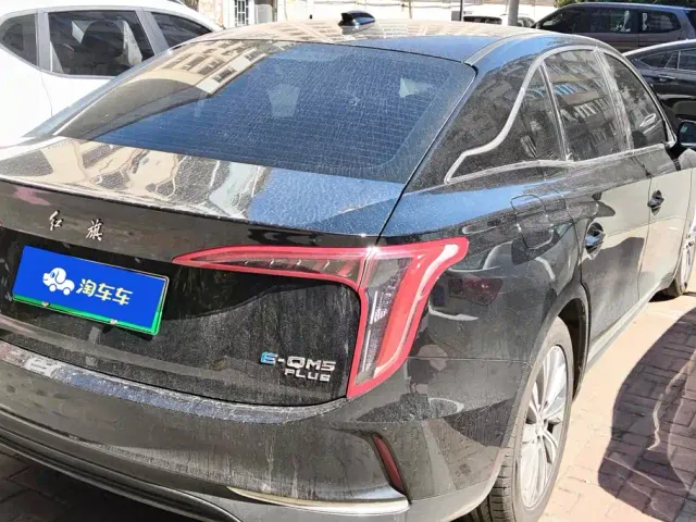 Hongqi E-QM5 — Фото автомобиля 3