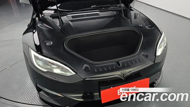 Tesla Model S — Фото автомобиля 6