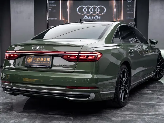 Audi A8 — Фото автомобиля 10