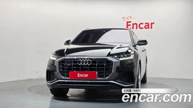 Audi Q8 — Фото автомобиля 3