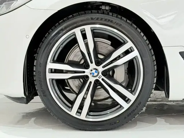 BMW 6 Series Gran Turismo — Фото автомобиля 11