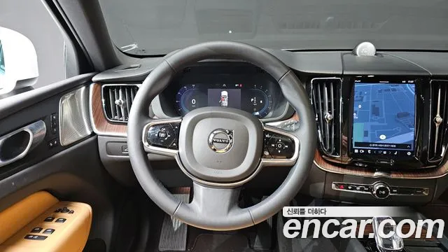 Вольво XC60 — Фото автомобиля 13