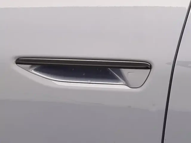 Audi Q6L e-tron — Фото автомобиля 18