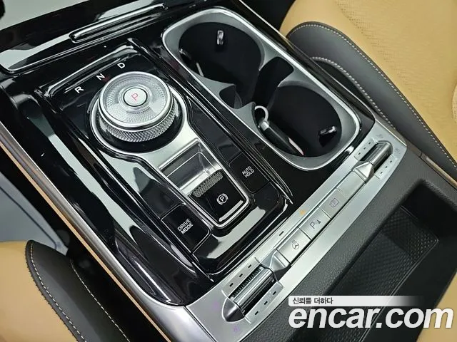 Kia Carnival Generation 4 — Фото автомобиля 8