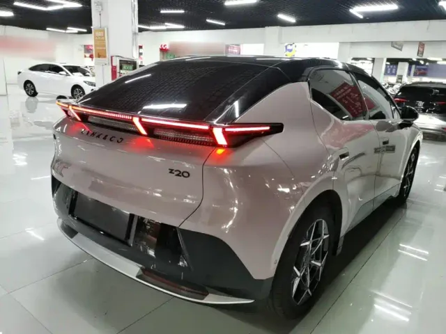Lynk & Co Z20 — Фото автомобиля 6