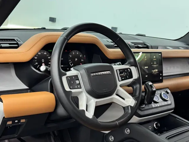 Land Rover Defender — Фото автомобиля 6