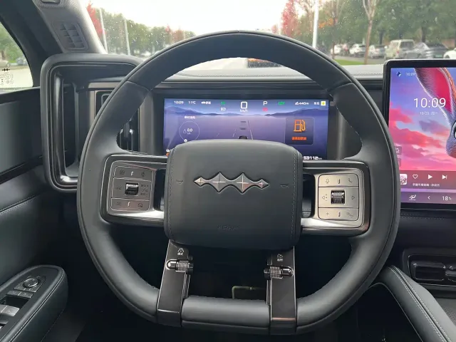 BYD FangChengBao Leopard 5 — Фото автомобиля 5