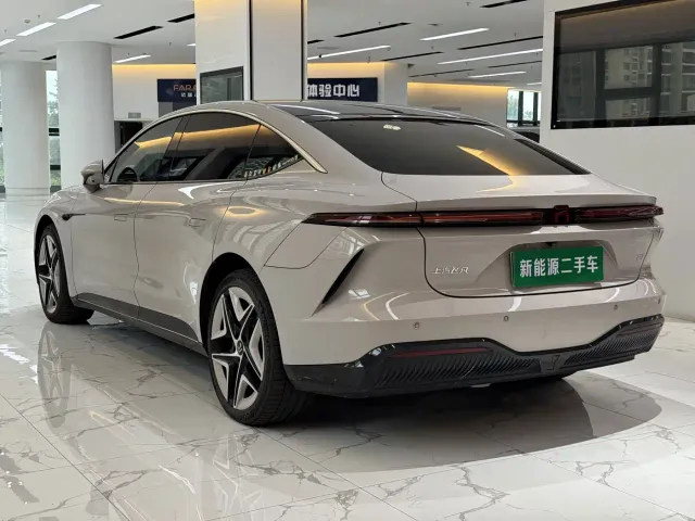 Roewe Rising Auto F7 2023 Advanced Edition — Фото автомобиля 8