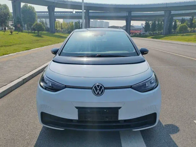 Volkswagen ID.3 — Фото автомобиля 2