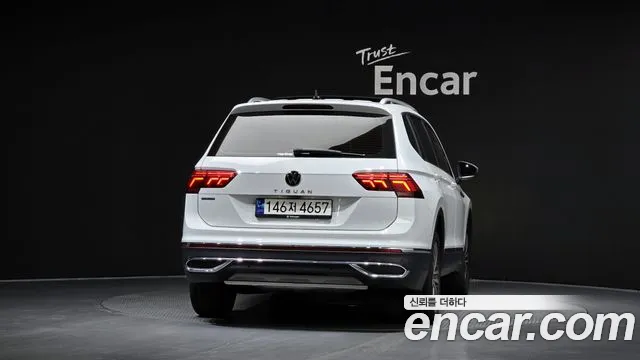 Volkswagen Tiguan — Фото автомобиля 4