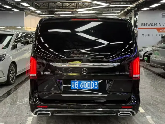 Mercedes-Benz V-Class — Фото автомобиля 11
