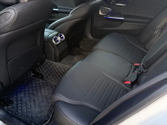 Mercedes-Benz C-Class — Фото автомобиля 8