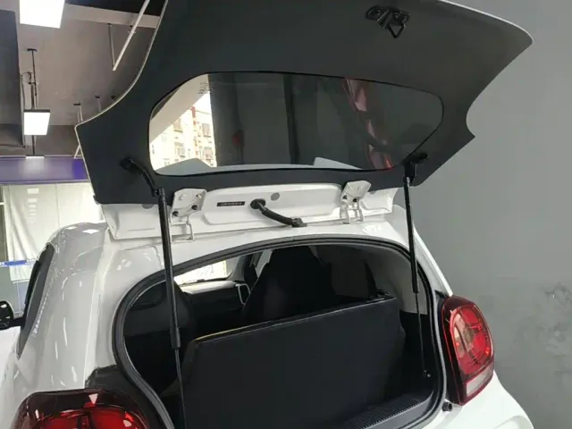 Roewe Clever — Фото автомобиля 18