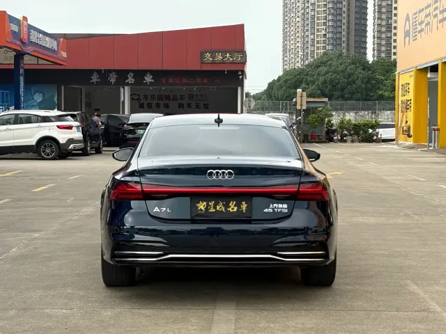 Audi A7L — Фото автомобиля 21