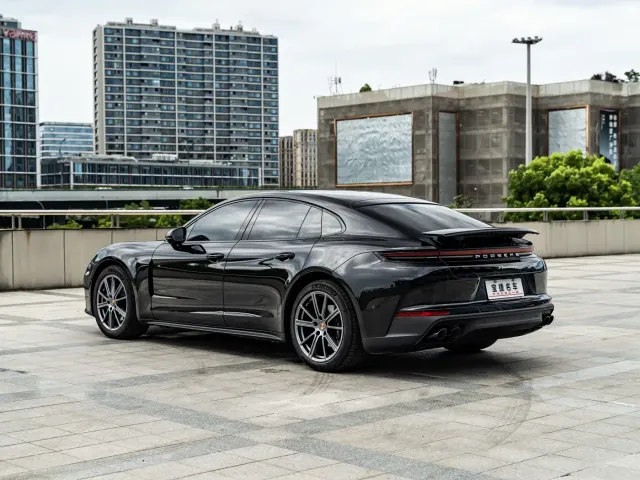 Porsche Panamera — Фото автомобиля 7