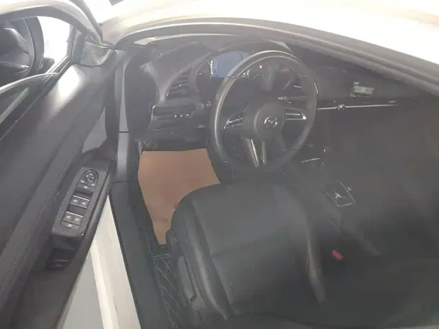 Mazda Axela — Фото автомобиля 15
