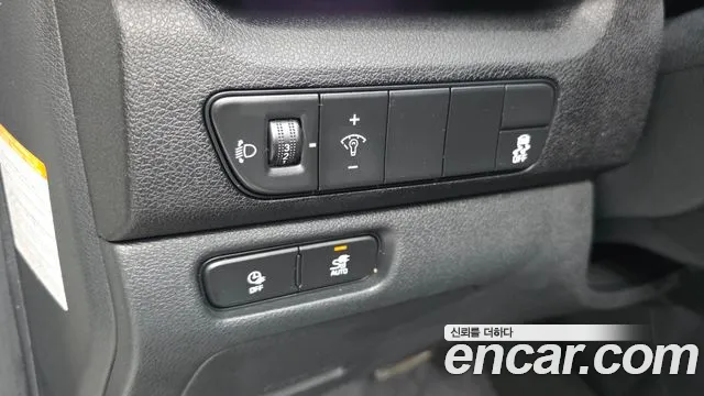 Kia Niro — Фото автомобиля 30