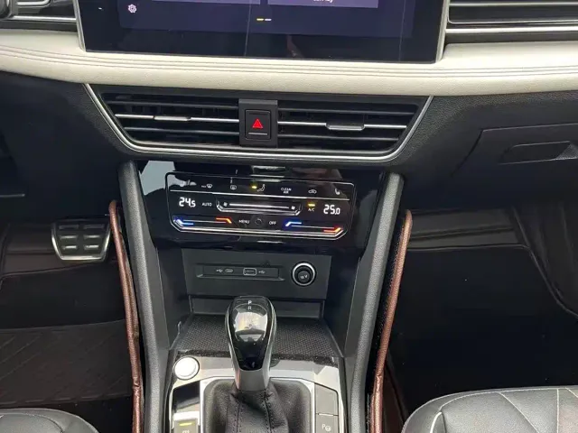 Volkswagen Tiguan L — Фото автомобиля 23