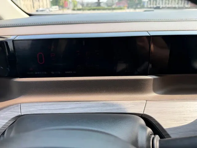GAC Trumpchi E8 — Фото автомобиля 11