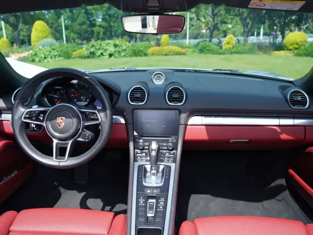 Porsche 718 — Фото автомобиля 4